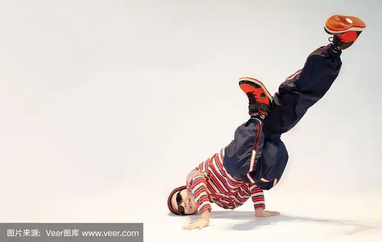 男孩霹雳舞姿势