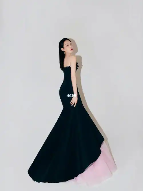 宋茜暮夜樱花裙