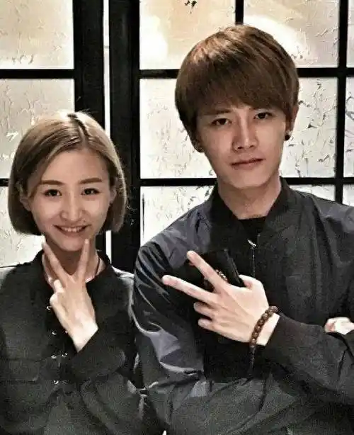 一些小成本网剧的吻戏几乎成了每集必有的桥段,但纵观任嘉伦最近的接