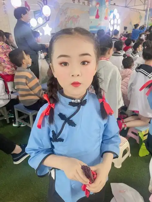 简单干净的民国风妆容