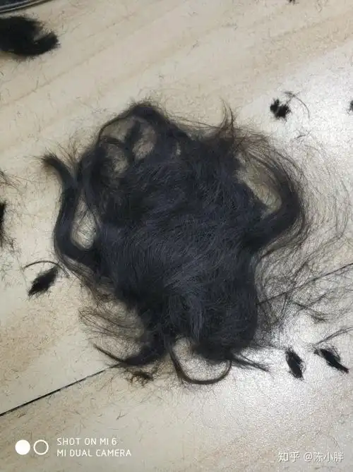 一直头发比较长的男生突然剪一个寸头是怎样的体验?