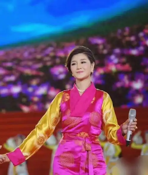 最喜爱的降央卓玛演唱的《天边》不同版本的精彩演绎!