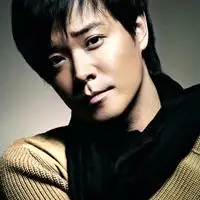 动漫男生笑脸图片_微信头像图片大全