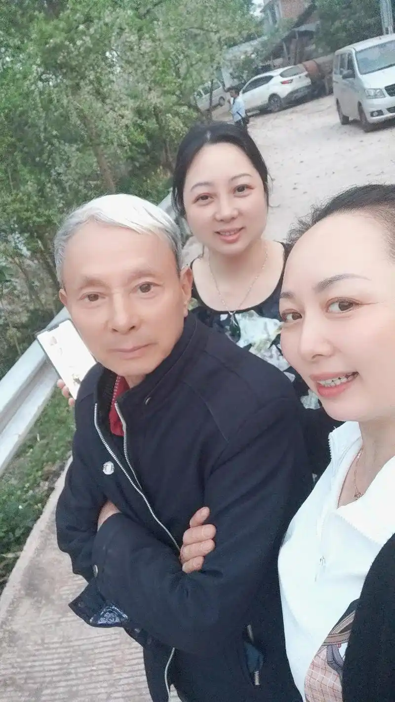 我的爸爸妈妈妹妹#陪你变老陪你笑 #乐在其中 #幸福一辈子  - 抖音