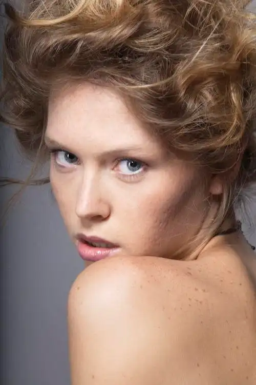 修图练习必备素材欧美模特人物未ps高清raw原片30p