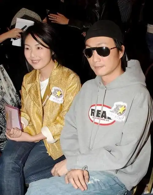 郑中基演唱会与13岁女儿合唱,网友:原来与阿sa离婚过去这么久了