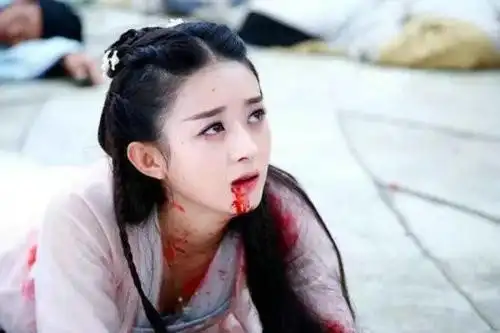 女星吐血戏:袁姗姗能把你气吐血 刘亦菲太有才