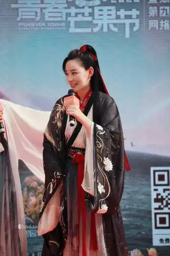 李斯丹妮[超话]# lsdn#李斯丹妮长发古装造. 来自wielaine - 微博