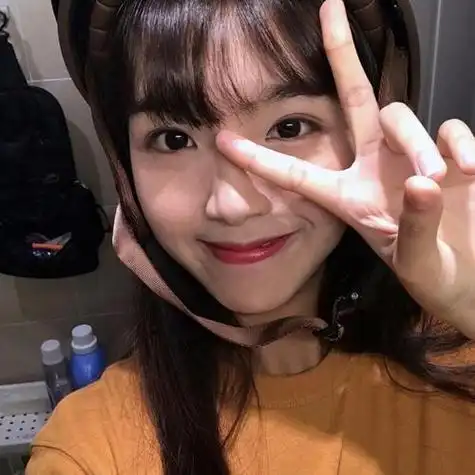 美女校花生活照头像