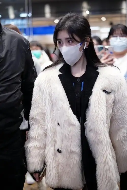 鞠婧祎#    鞠婧祎 机场 生图(黑丝的诱惑)    #鞠婧祎姜黎非