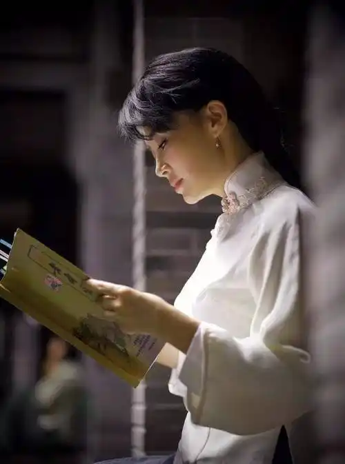 电视剧老中医女主角剧照_《老中医》中的许晴穿旗袍真是迷人-票房剧透