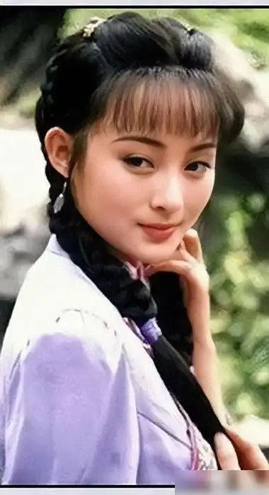 女星民国麻花辫造型唐嫣颜值下滑何晴惊艳蒋勤勤大家闺秀