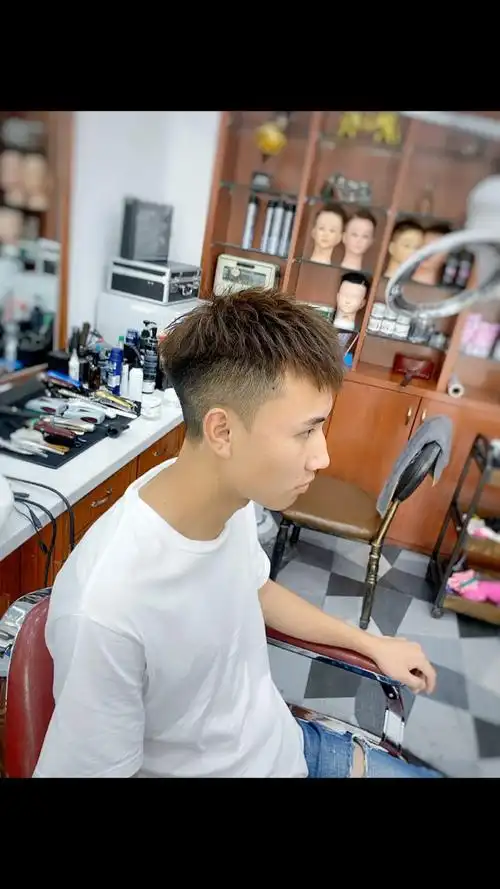 钢夹烫 立体有型,阳光帅气