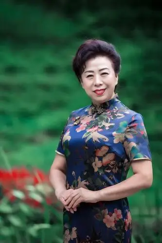 颐缘旗袍2018精彩绽放 - 美篇