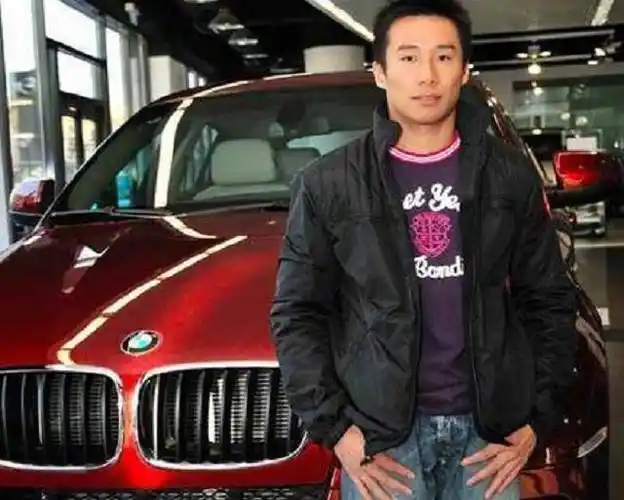 奥运冠军肖钦:因女友诈骗消失4年,今成单亲爸爸,靠兼职为生_王缇_体操