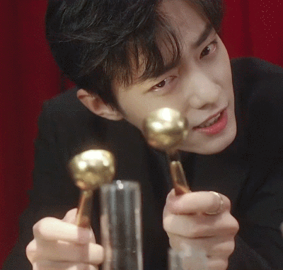 肖战gif 天啊哥哥好撩