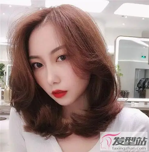 短烫发发型图片2020过肩烫最显气质