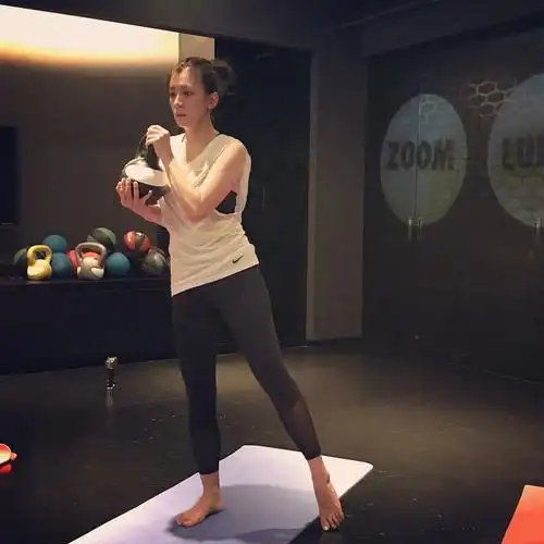 不老女神贾静雯她的脚你给几分