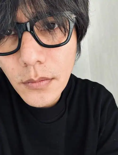 虽说是不少人心中的男神,但陈坤从不掩饰这些因年龄增长给身体带来的