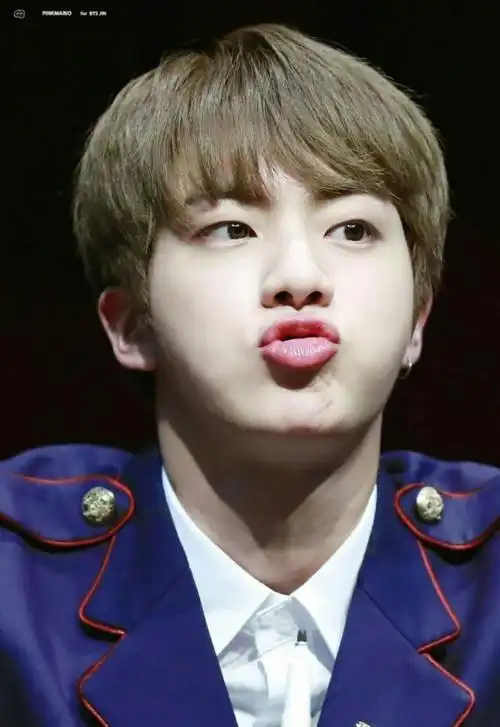 [防弹少年团][分享]170831 大哥硕珍嘟嘴成瘾 仿佛是在求啵啵?