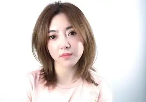 中年女士最新齐肩中短发上线超适合头发多的女性get优雅知性