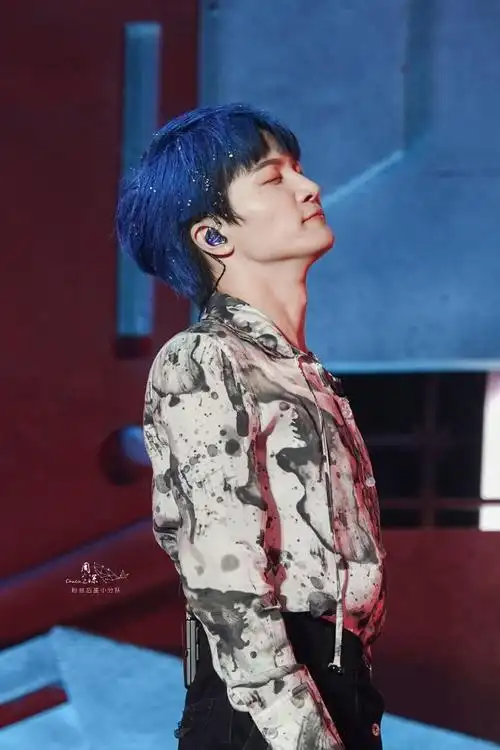 周深成都音乐节现场##周深ipsa自律水乳中国区代言人##周深成都