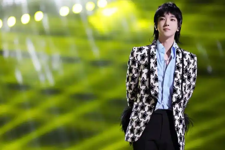 全世界最好的华晨宇  #演唱会  #华晨宇火星演唱会  真好,又能和花花