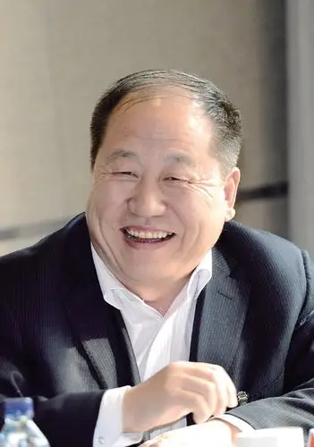 驻我区全国政协委员田震接受本报记者采访.本报记者袁永红摄