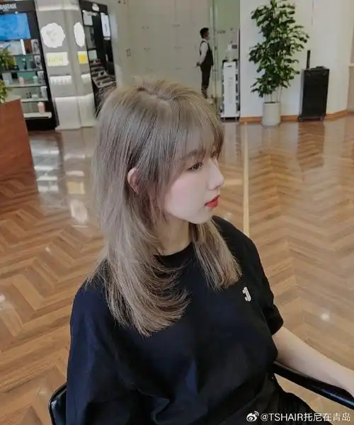 通透好看 发型 松弛 慵懒的风格#显白的发色推荐 #冷色系头发颜色推荐