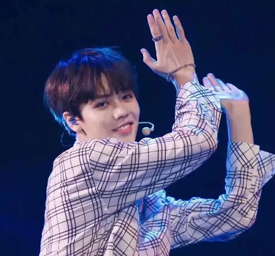 林彦俊小橘这真正的笑容才是天花板