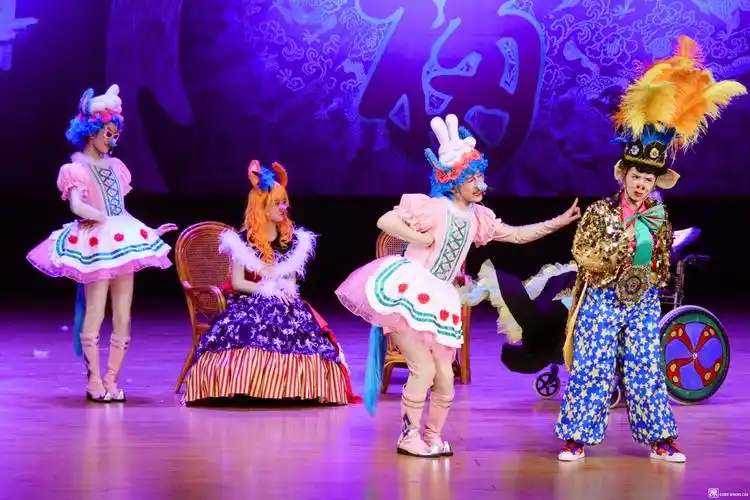 app专享:儿童音乐剧《猪小戒童话王国奇遇记》,只需1金币!