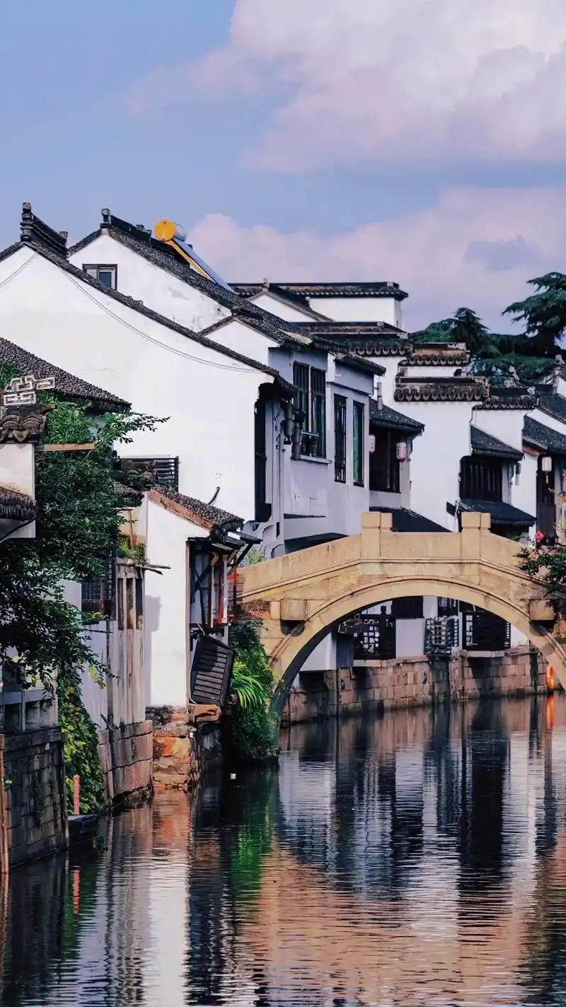 江南水乡 苏州-甪直古镇.甪直古镇是江南六大古镇之一,拥有2 - 抖音