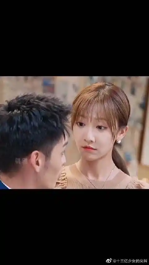 刚要对媳妇耍流氓,不料婆婆突然闯进来了,太尴尬了吧#他在逆光中告白