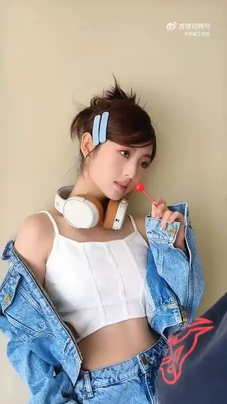 邢菲也算是让内娱吃上了一把细糠啊……_新浪新闻