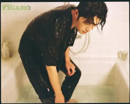 组图:陈学冬分享居家照大片 展露腹肌荷尔蒙爆棚