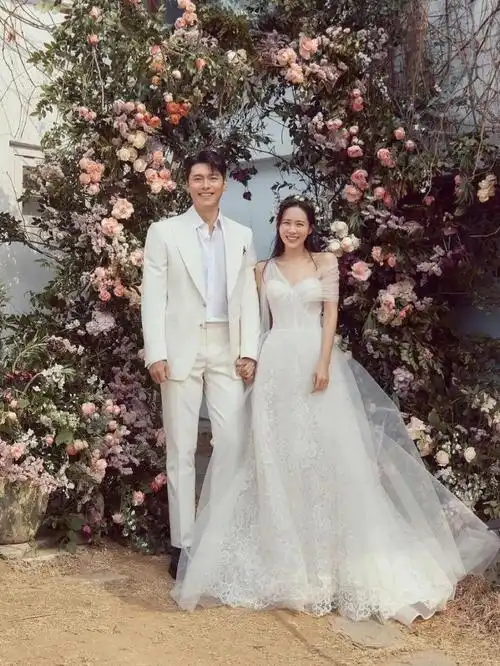 韩系婚礼get玄彬孙艺珍同款鲜花合影背景