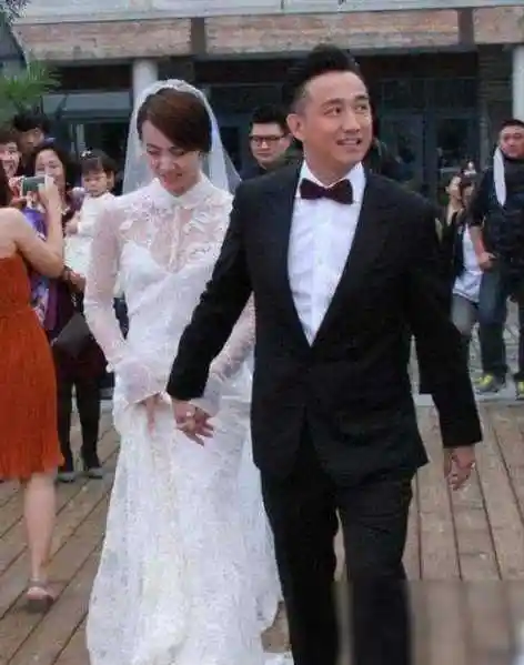 黄磊人设不保成爱情骗子,被爆隐瞒孙莉17年,曾多次求爱刘若英