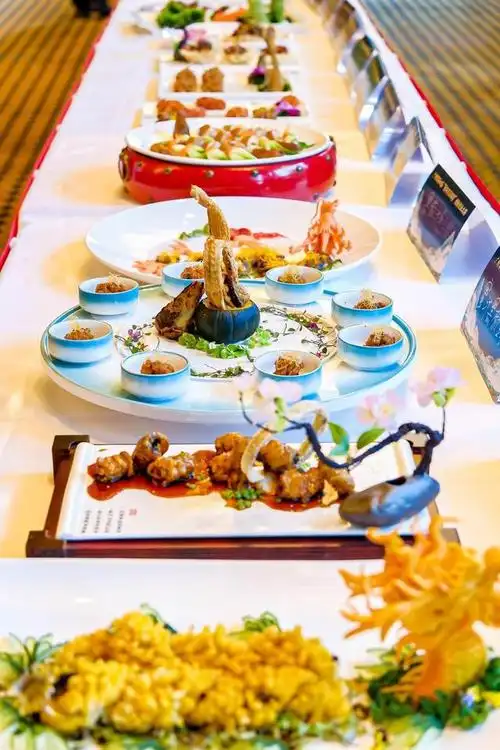 广州青年粤菜师傅同台比厨艺拼创意预制菜赛道新品频出