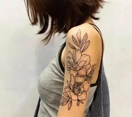 痛并快乐着!江西女子洗去多年纹身,告别青春无知印记