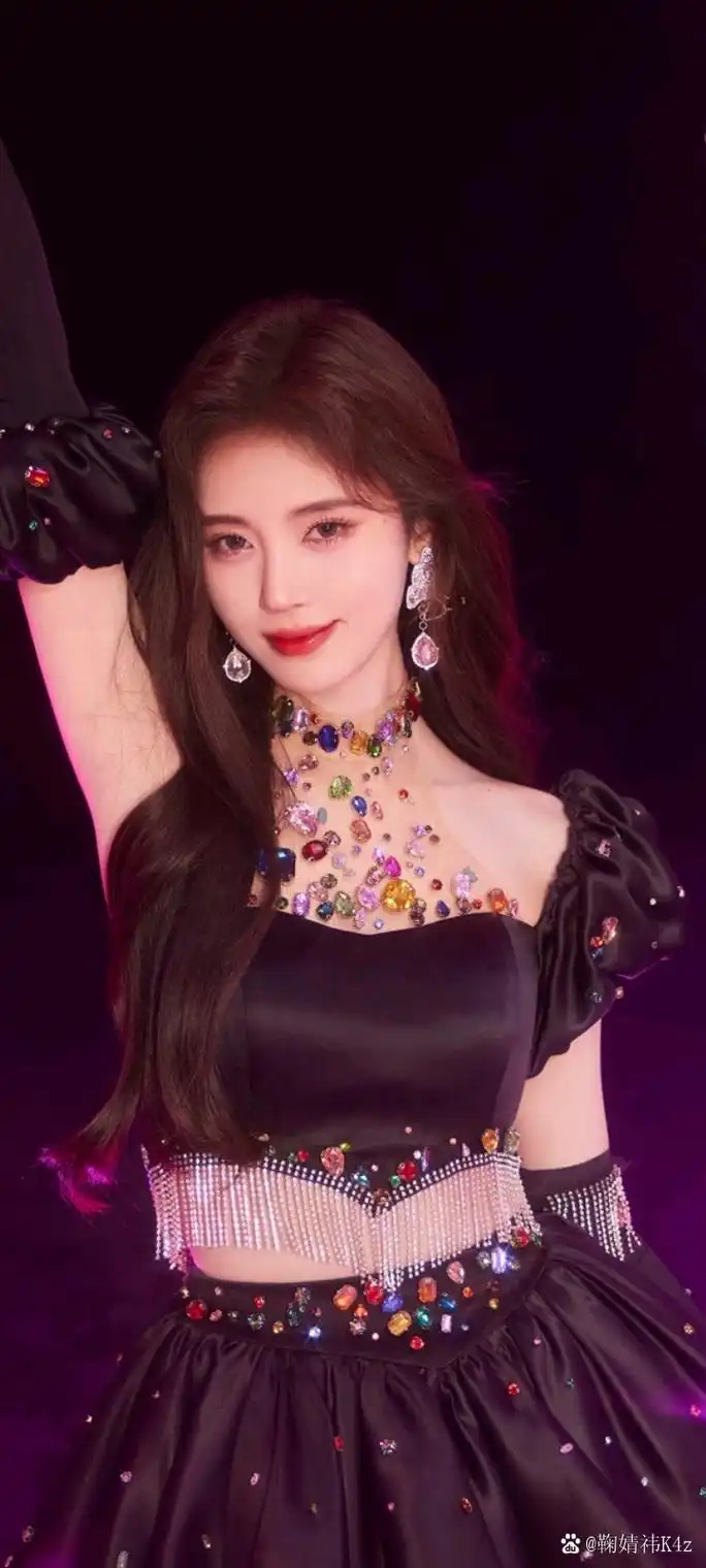 鞠婧祎万丽娜何晓玉