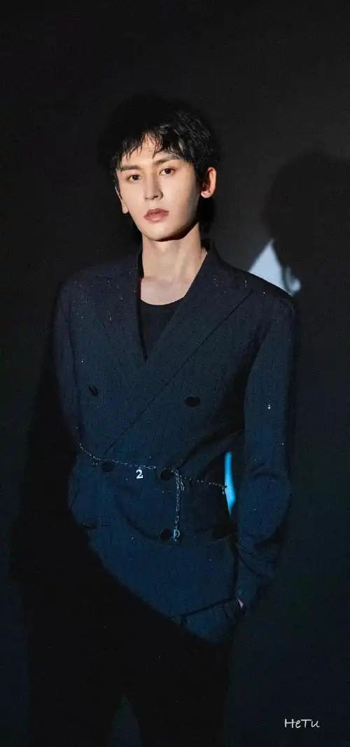 不同風格#张哲瀚