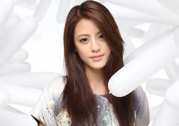 她备受周杰伦宠溺,却因心急错失天王嫂位置,嫁离异老外后怎样了