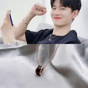 锦衣之下任嘉伦同款玫瑰金黑陶瓷项链锁骨链钛钢情人潮男女送礼物