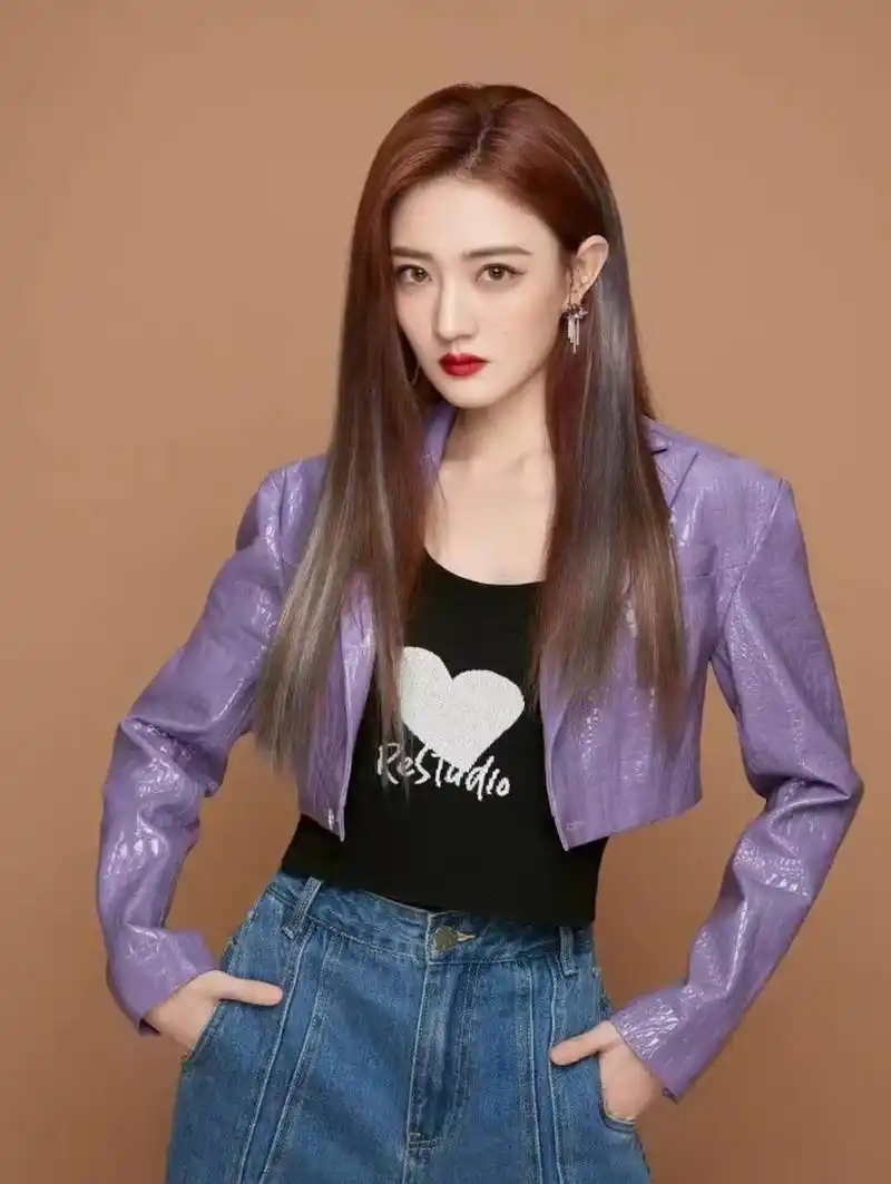 徐璐身材曼妙,风姿绰约美丽俏佳人