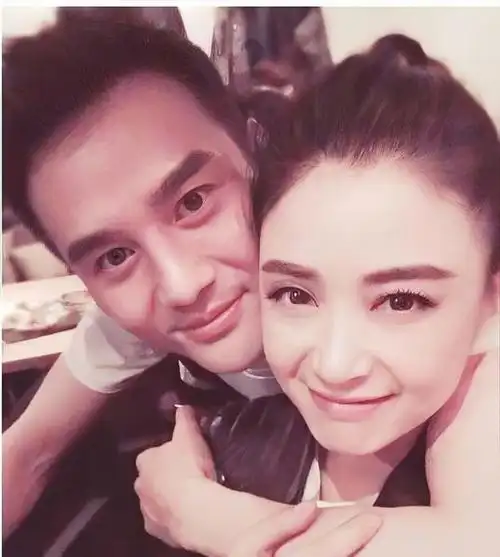 跟蒋欣抱在一起的照片,差点儿就成了他们结婚的"证据".