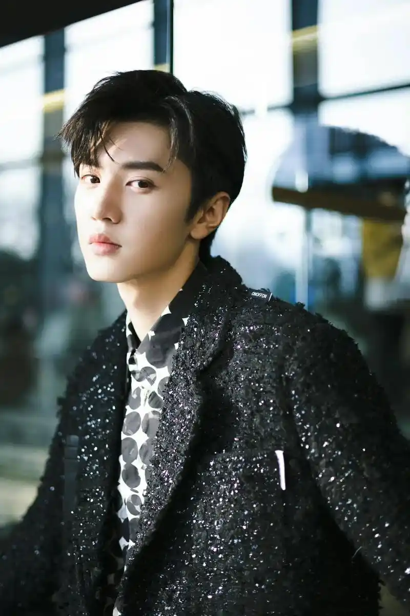 期待29号～陈哲远穿西装07～ #陈哲远偷偷藏不住 #陈哲远 - 抖音