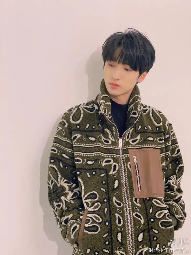 能量偶像人物志:路要朝前走,人往未来看——严浩翔