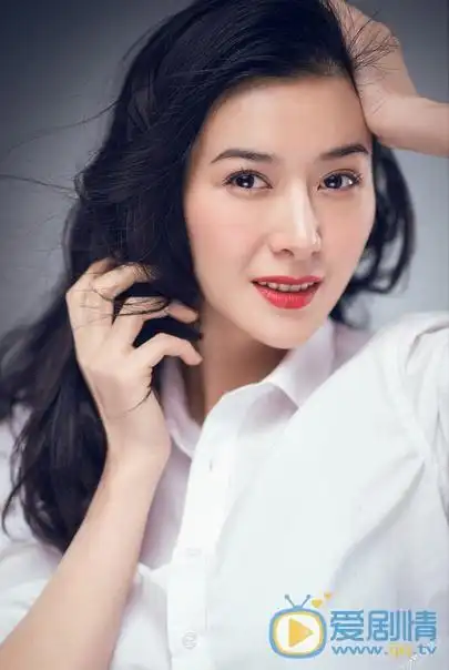 甄锡个人资料简介 甄锡写真