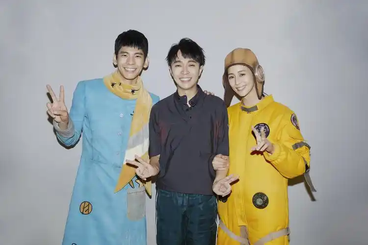 吴青峰首张专辑同名主打曲〈太空人〉mv上线 拍摄耗时最久却最轻松