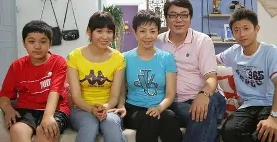 曾用名宁丹琳,1987年的北京妹子,1990年,凭借出演剧情电影《女人